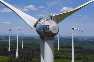 Le Conseil fédéral veut simplifier et accélérer les procédures d’autorisation pour les énergies renouvelables (archives). KEYSTONE/DPA/ARNE DEDERT